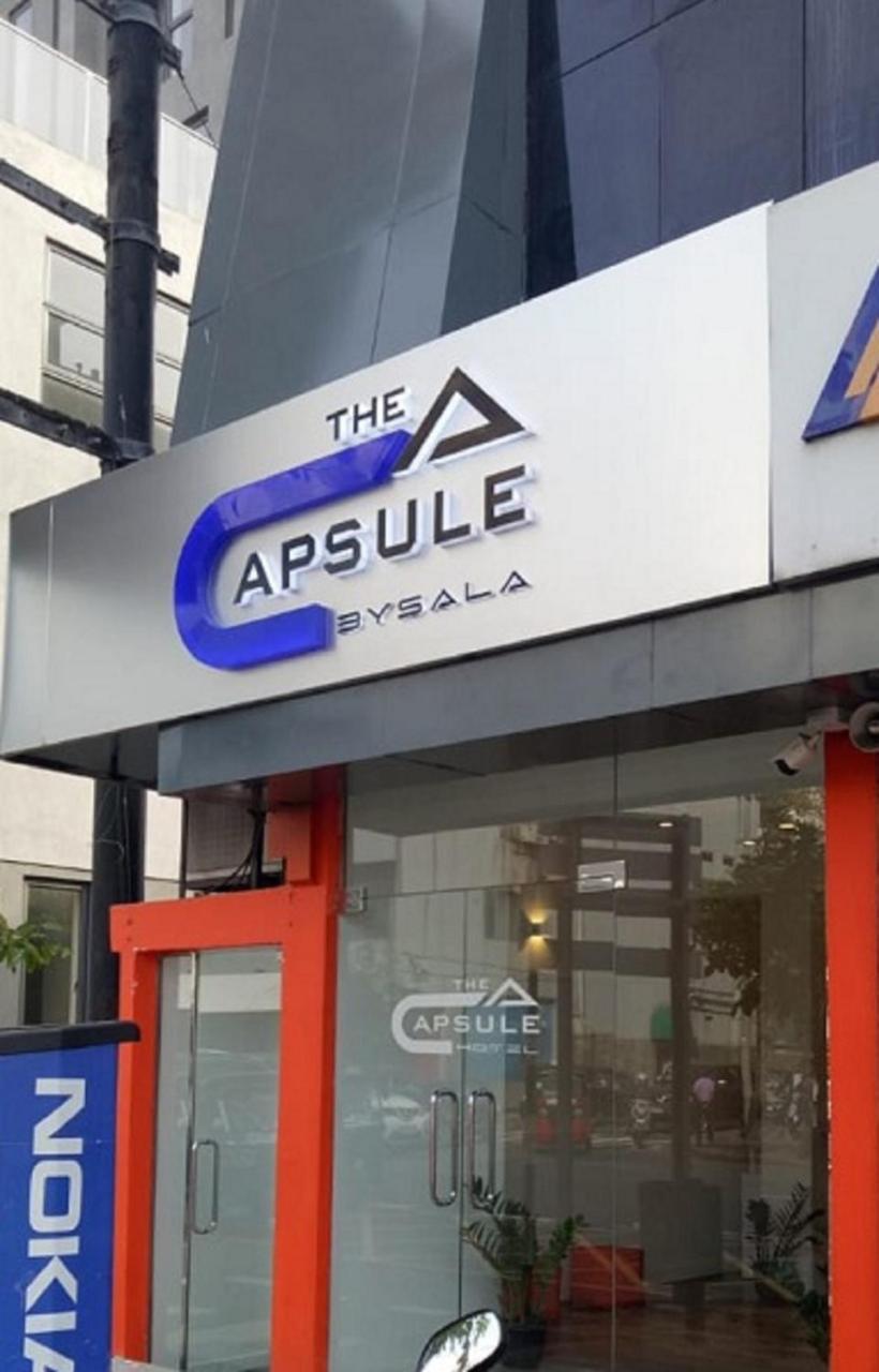 The Capsule Hotel Colombo Esterno foto