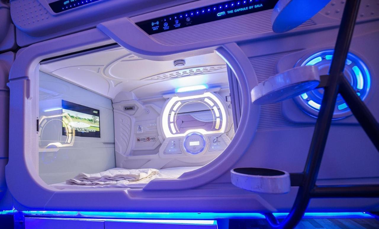 The Capsule Hotel Colombo Esterno foto