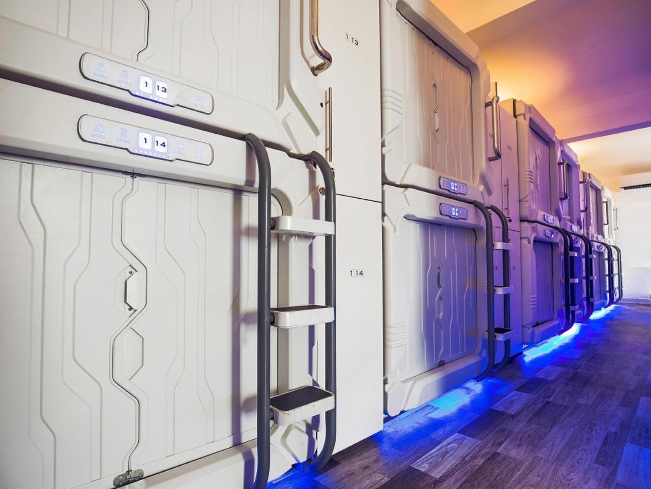 The Capsule Hotel Colombo Esterno foto