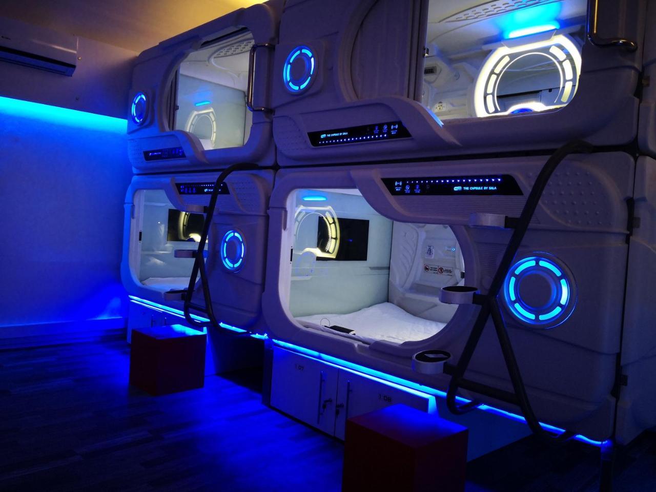 The Capsule Hotel Colombo Esterno foto