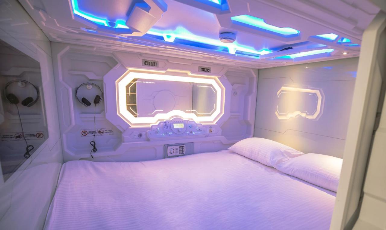 The Capsule Hotel Colombo Esterno foto