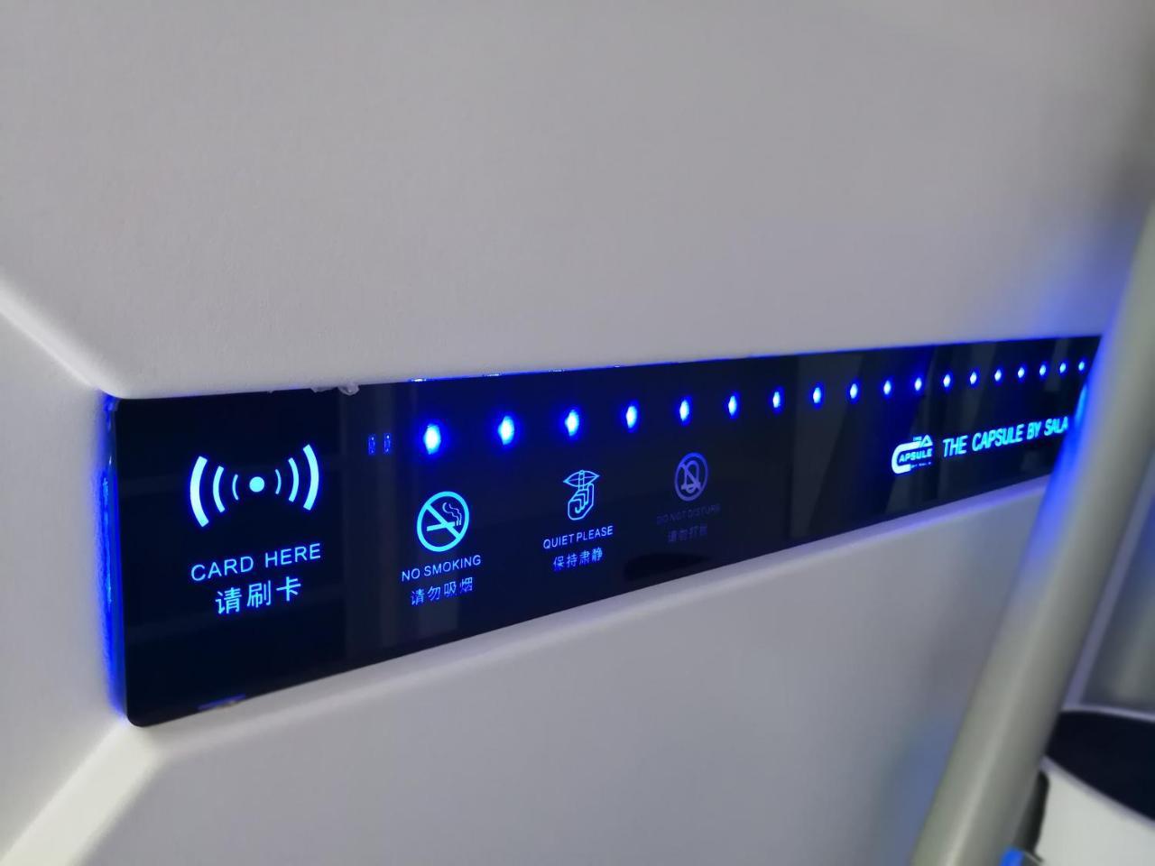 The Capsule Hotel Colombo Esterno foto