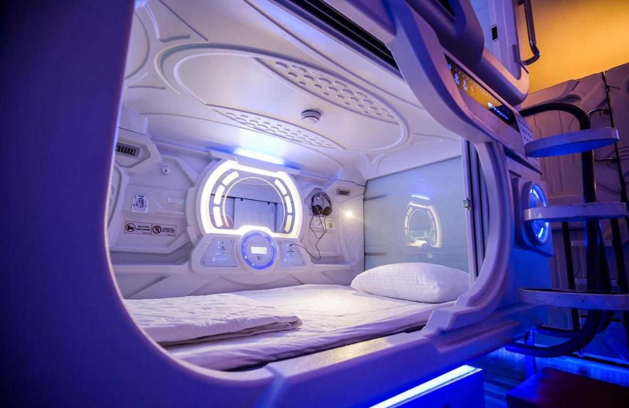 The Capsule Hotel Colombo Esterno foto